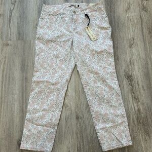 NWT Christopher Blue Mid Rise Ankle Floral Jeans
Size 8